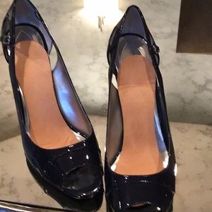 Guess dark Blue Patent Heals